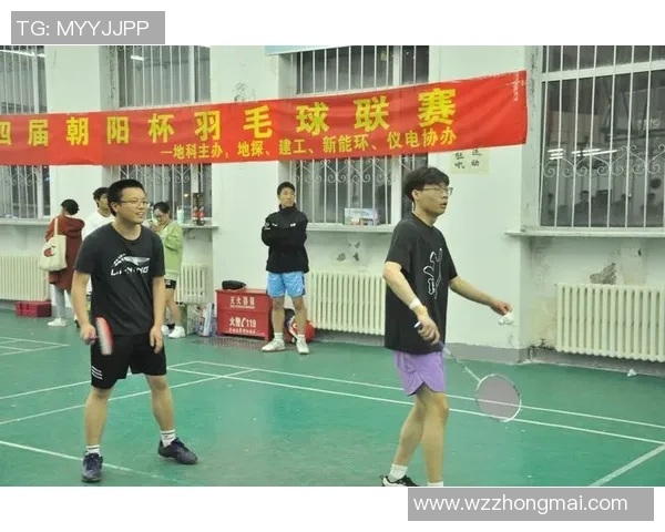 全国锦标赛回顾:杭州羽毛球队展现出强大实力与团队精神的精彩表现 全国锦标赛回顾:杭州羽毛球队展现出强大实力与团队精神的精彩表现