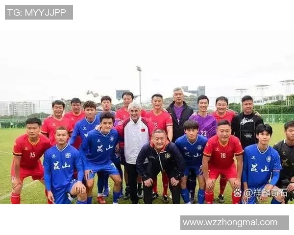 粉色足球明星盘点:那些在绿茵场上闪耀的粉色风采球员 粉色足球明星盘点:那些在绿茵场上闪耀的粉色风采球员