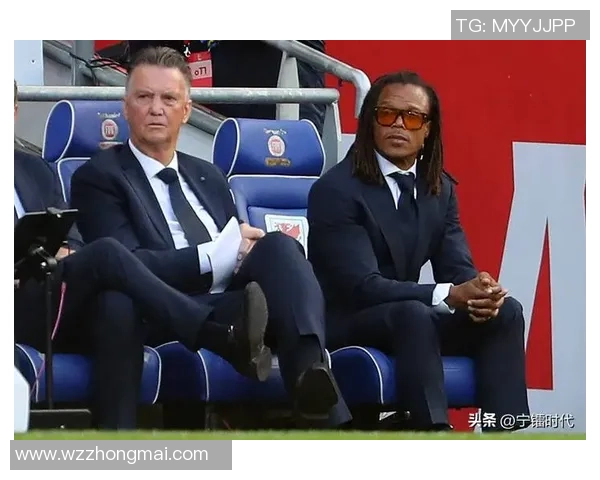 足球明星退役后转型执教的成功与挑战解析 足球明星退役后转型执教的成功与挑战解析